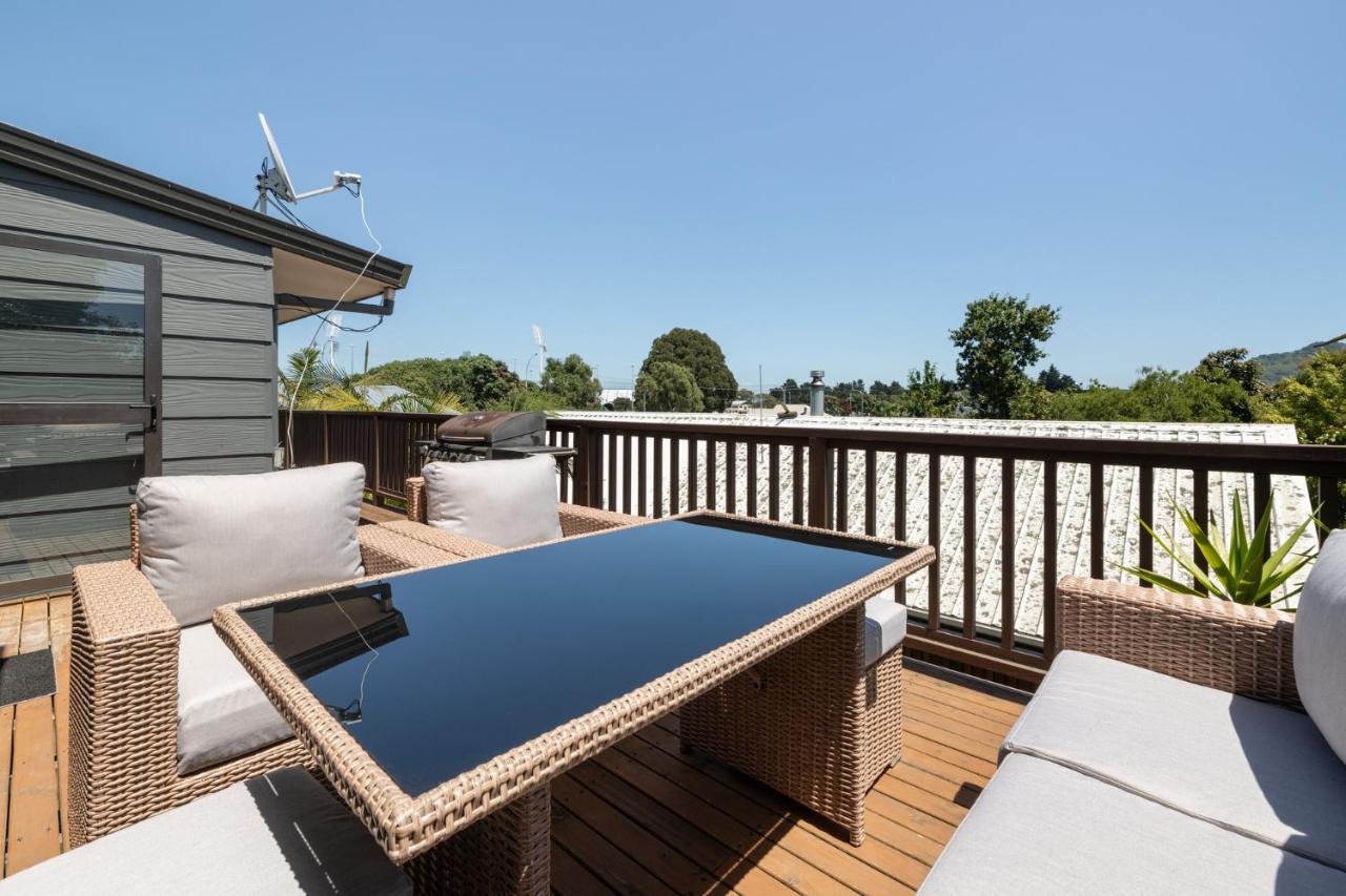 Convenient Family Bach With Easy Access To Blake Park The Beach And Downtown Mount Maunganui Esterno foto
