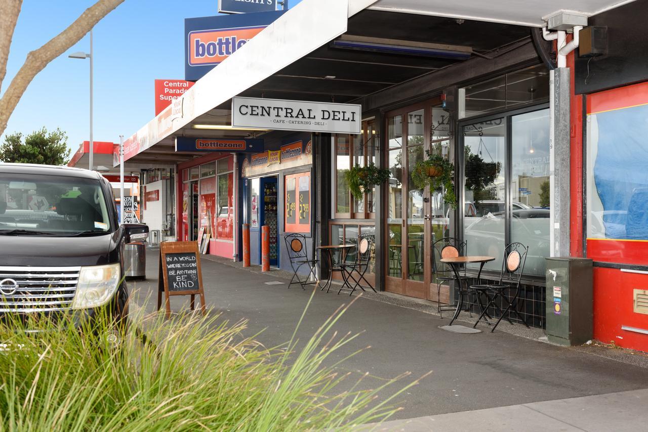 Convenient Family Bach With Easy Access To Blake Park The Beach And Downtown Mount Maunganui Esterno foto