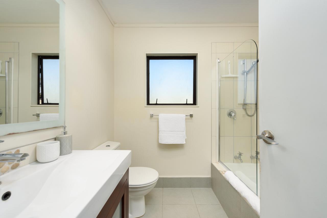 Convenient Family Bach With Easy Access To Blake Park The Beach And Downtown Mount Maunganui Esterno foto